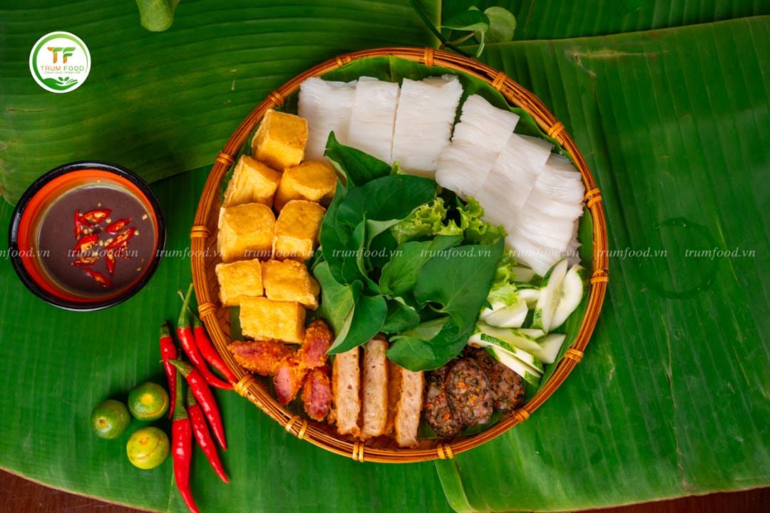 nem chua rán cho mẹt bún đậu mắm tôm ngon